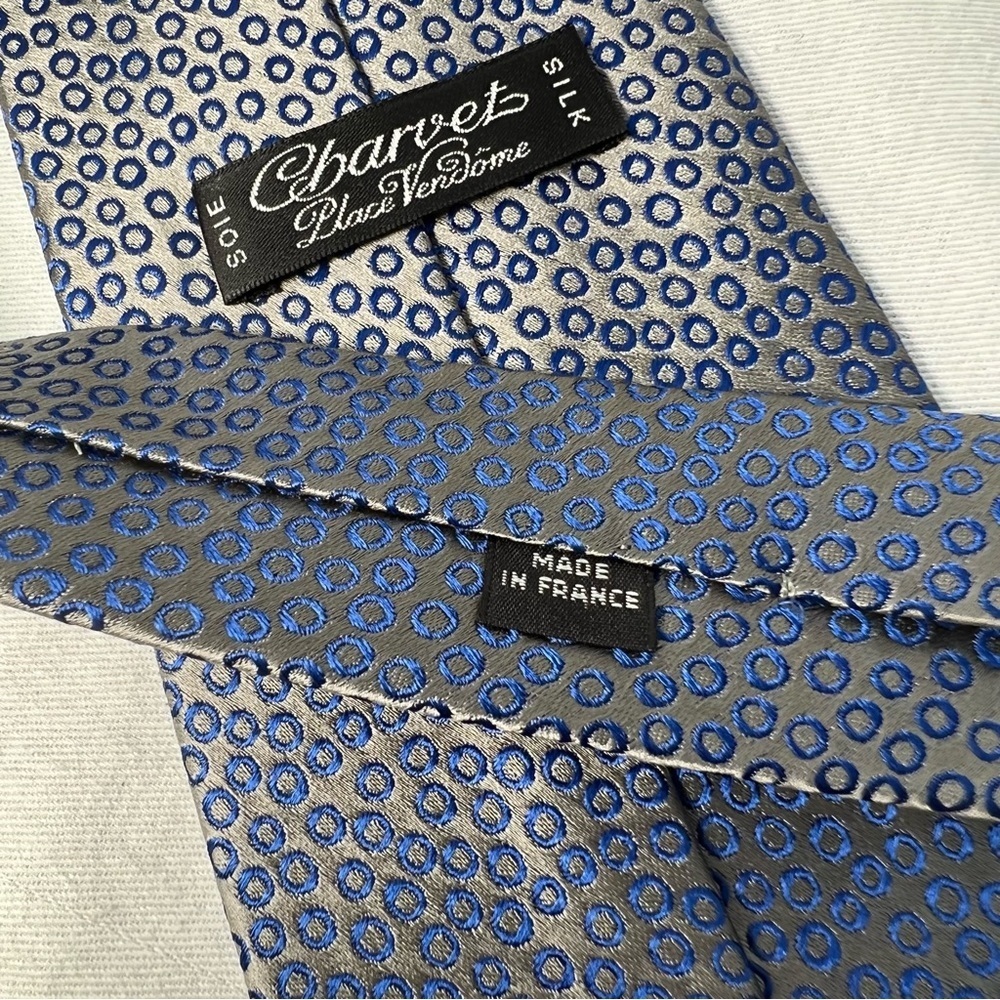 CHARVET Place Vendome 3 3/4 Silk-Vendome Iridescent Geometric Tie Silver & Blue